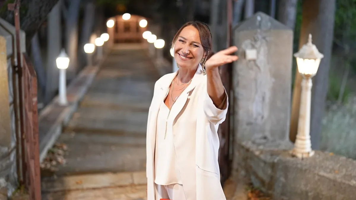 "Aile Saadeti"nde Demet Akbağ sürprizi