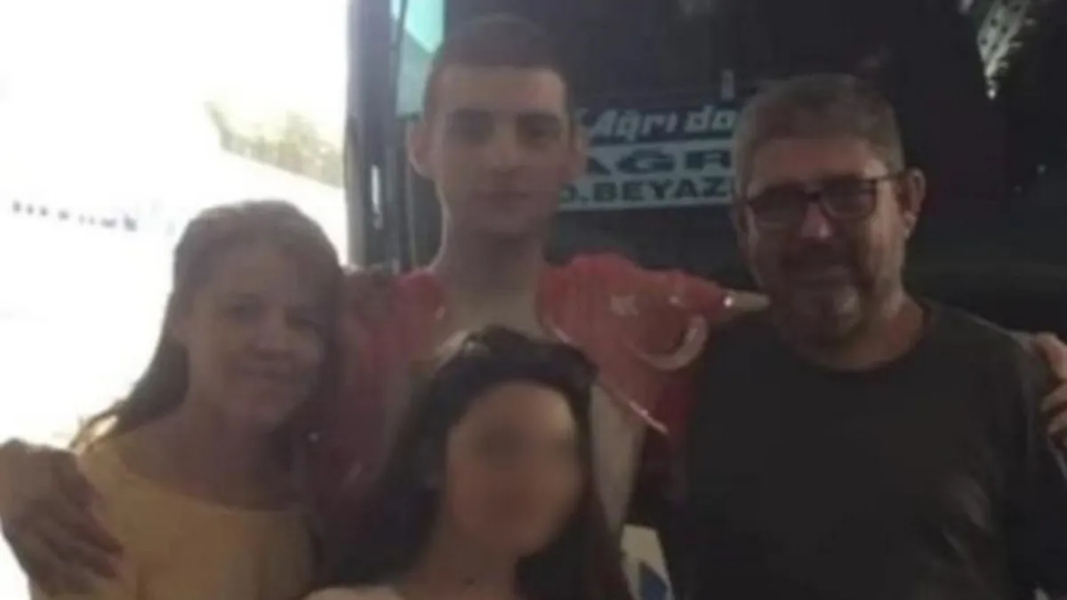 İzmir'de evlat dehşeti! Anne ve babasını öldürüp intihar etti | Kahreden detay ortaya çıktı