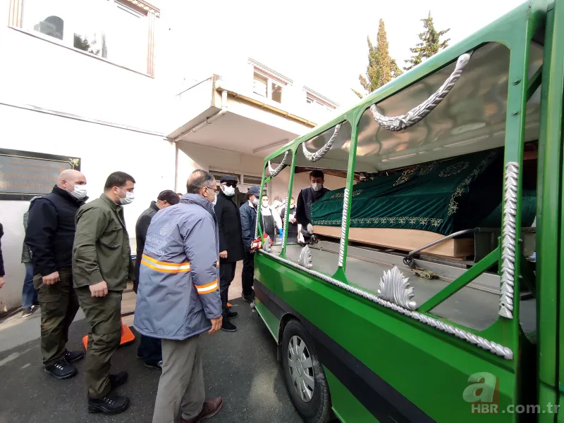 Usta oyuncu Rasim Öztekin'e veda! Cenazesi Zincirlikuyu Gasilhanesi'ne götürüldü 3