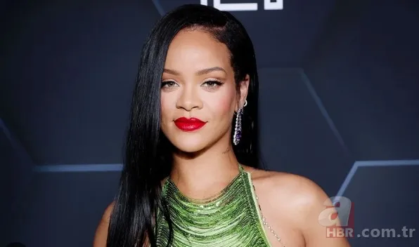 Sosyal medya bunu konuşuyor! Rihanna ve ASAP Rocky bebeklerini ilk defa paylaştı! Bakın dünya starının bebeği kime benziyor? 5