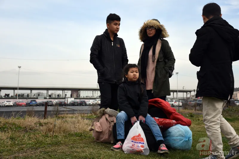 Kalleş saldırı sonrası Türkiye kapıları açtı! Edirne'de göçmenler Yunanistan sınırına yürüyor 9