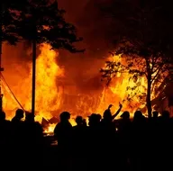 Son dakika: George Floydun ölümü ABDyi cehenneme çevirdi! Polisten protestoculara şiddet: 2. Ferguson olayı