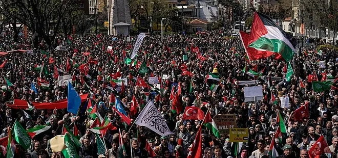 Üniversite öğrencilerinden Beyazıt'ta Gazze eylemi