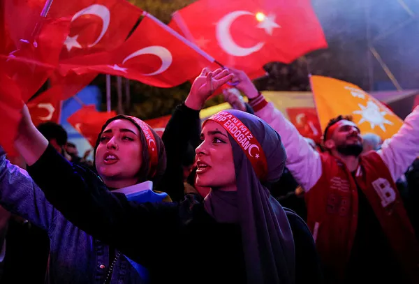 Ankara’da zafer gecesi! Başkan Erdoğan’dan seçim galibiyeti sonrası klasikleşen balkon konuşmasında tarihi mesajlar