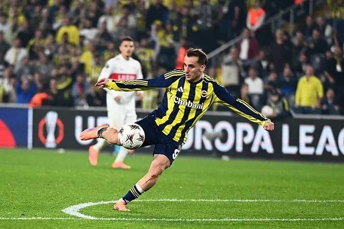kadikoyun-buyucusu-sahnede-fenerbahce-evinde-alman-temsilcisini-tek-golle-gecti-1761245353187.jpeg Fotoğraf (AA)