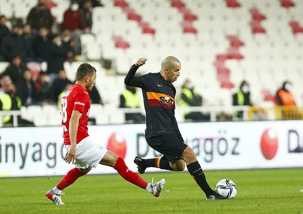 sivasspor-1-galatasaray-0-mac-sonucu-yigido-aslani-devirdi-1639415669568.jpg Sivasspor: 1 - Galatasaray: 0 MAÇ SONUCU | Yiğido Aslan'ı devirdi - 1