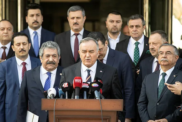 Son dakika | AK Parti ve MHP temsilcileri Başkan Erdoğan’ın adaylığı için Yüksek Seçim Kurulu’nda