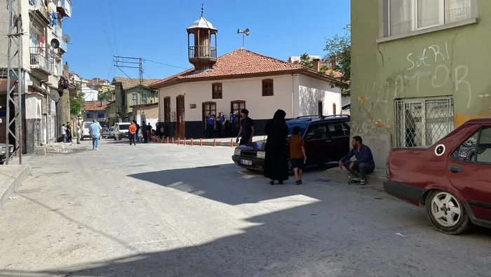 konyada-dehset-verici-olay-genclerin-kavgasi-kanli-bitti-arkadasini-bicaklayarak-oldurdu-1718817274029.jpg Konya'da dehşet veren olay: Gençlerin kavgası kanlı bitti! Oğlunun arkadaşını bıçaklayarak öldürdü - 5