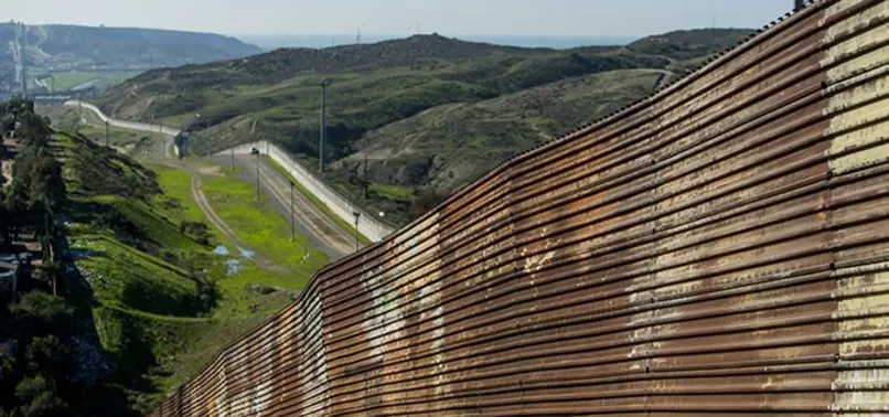 ABD Başkanı Trump'a Meksika duvarı şoku