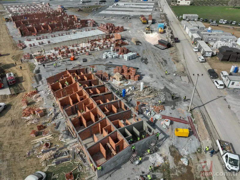 Çevre, Şehircilik ve İklim Değişikliği Bakanı Murat Kurum hazırlıkları anlattı! 250 bin konut hemen yapılacak 23