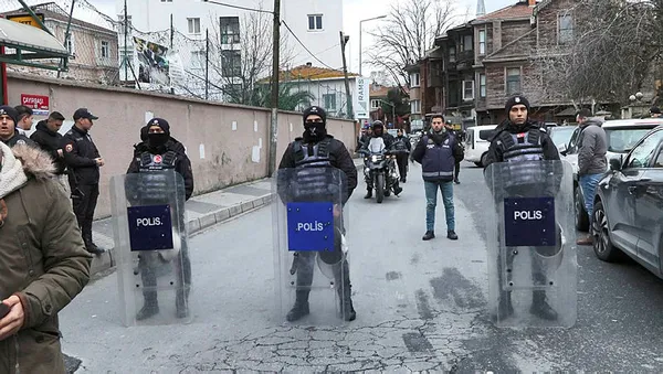 Kilise saldırısında yeni görüntüler ortaya çıktı! Kurbana kapıyı böyle açmışlar! Saldırıda dikkat çeken Balat detayı...