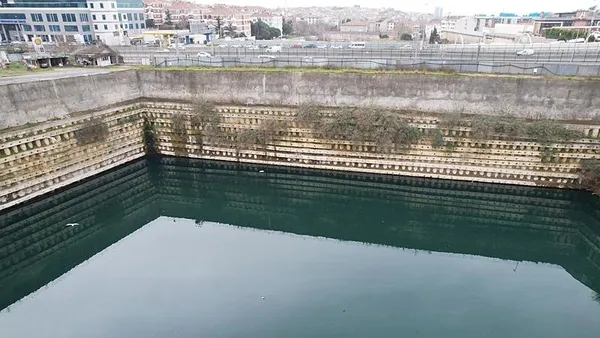 1710252491189.jpeg İnşaat şantiyesi suyla doldu Google Maps "göl" olarak işaretledi! İstanbul'un göbeğinde ilginç olay - 2