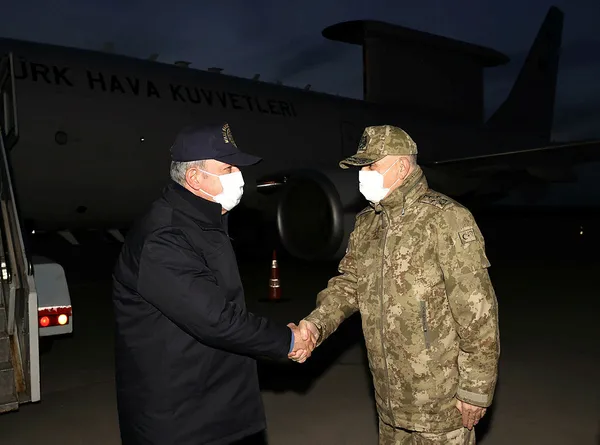 milli-savunma-bakani-hulusi-akar-suriye-sinirinda-tsk-birlikleriyle-birlikte-incelemelerde-bulundu-1640968386366.jpg Milli Savunma Bakanı Hulusi Akar Suriye sınırında! TSK birlikleriyle birlikte incelemelerde bulundu - 1