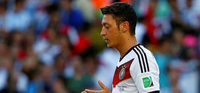 Uli Hoeness Mesut Özil’e yine hakaret etti!