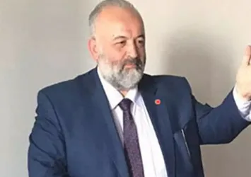 Kadın bedeni üzerinden muhalefet yapan CHP'li Buca Belediye Meclis Üyesi Bülent Uygur partisinden istifa etti
