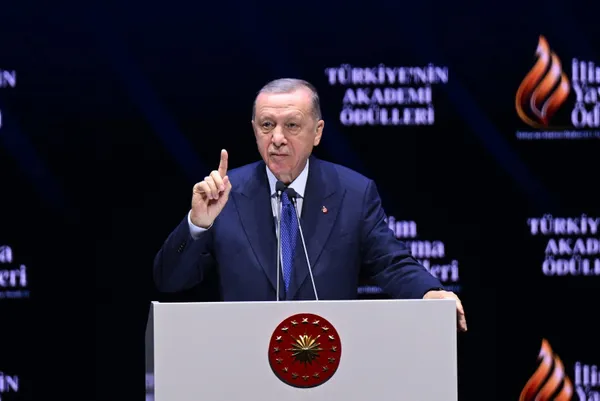 baskan-erdogan-parti-teskilatiyla-bulusacak-ak-partide-istanbul-icin-kritik-temayul-1702799893518.jpg Başkan Recep Tayyip Erdoğan'dan 'İstanbul' mesaisi! AK Parti'de kritik temayül! İstanbul'da aday kim olacak? - 4