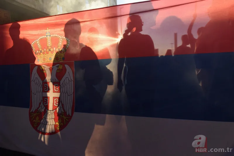 Sırbistan'da sapkın LGBT'lilere karşı isyan! Binlercesi sokağa döküldü 16