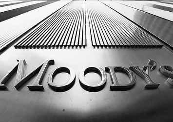 Moody's iki ülkenin notunu açıkladı