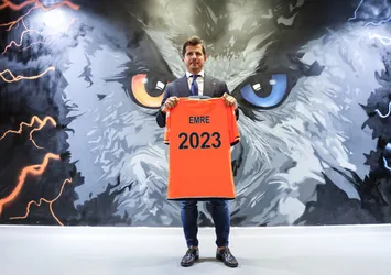 Medipol Başakşehir'de Emre Belözoğlu dönemi başladı