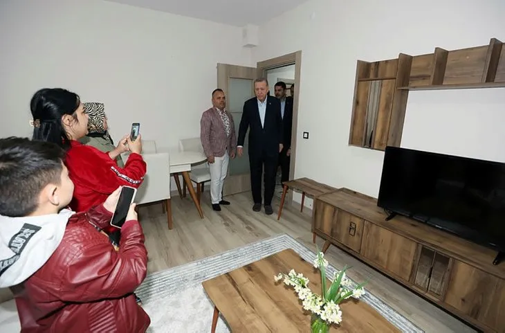 Başkan Erdoğan Antalya’da Rıfat Akça’nın ailesini ziyaret etti