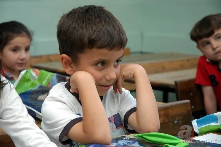 Hemen tüm öğrencileri ilgilendiriyor! 9 ay karşılıksız burs başvuruları bugün başlıyor! İşte şartlar...