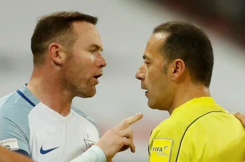 Cüneyt Çakır'ın kararları Rooney'i memnun etmedi - 1