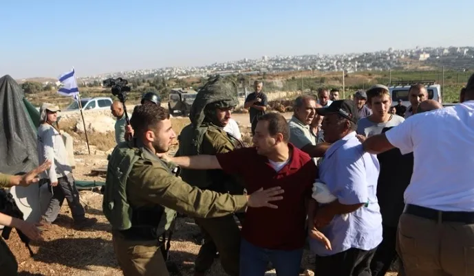 siyonistlerin-toprak-hirsizligi-raporlarla-kanitlandi-ab-tek-tek-acikladi-1722615086006.jpg AB, 2023'te İsrail'in yasa dışı yerleşimleri büyük ölçüde artırdığını bildirdi.