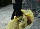 Çıplak kadın şoku! Polis poşetle kapattı
