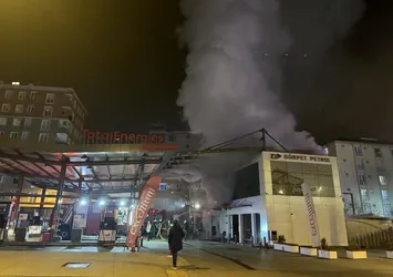 Ümraniye'de korku dolu anlar! Akaryakıt istasyonunda yangın paniği