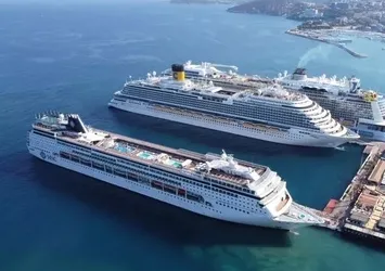 Kuşadası'na ziyaretçi akını! 1 günde 8 bin 270 turist geldi