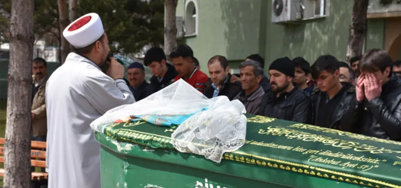 Sivas’ta kahreden ölüm! Tabutunda duvakla defnedildi