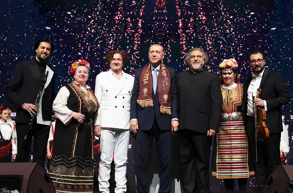 baskan-erdogandan-mujde-hedefimiz-her-romana-bir-yuva-12-ilde-proje-baslayacak-1674247530050.jpg Başkan Erdoğan'dan müjde: Hedefimiz her Roman’a bir yuva! 12 ilde proje başlayacak - 8