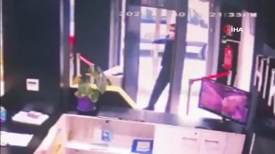 Küçükçekmece’de Iraklı iş adamına suikast girişimi! Cinayet anı kamerada
