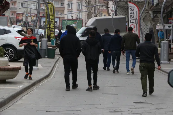 Artan koronavirüs vakaları sonrası harekete geçildi! O illerde yeni koronavirüs tedbirleri alındı - 13