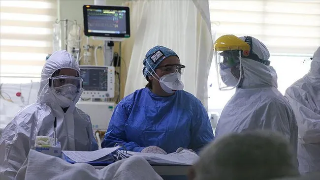 Sağlık Bakanlığı koronavirüs tedavi rehberinde değişiklik yaptı! 12 yaşa da Favipiravir verilebilecek