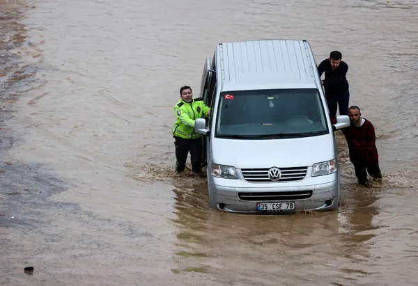 İzmir'de yağmur yağışı sürecek mi? Uydu ve radar incelemeleri yapıldı! İzmir'e yağmur uyarısı - 12