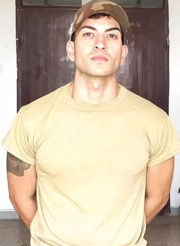 kardeslerimin-tolgasi-asker-oldu-berk-ali-catal-birliginden-ilk-pozu-paylasti-1659187875214.jpeg Kardeşlerim'in Tolga'sı asker oldu! Berk Ali Çatal birliğinden ilk pozu paylaştı - 1