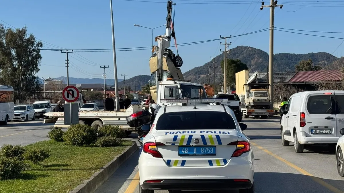 Otomobille çarpışan ticari araç takla attı! Kaza anı kamerada