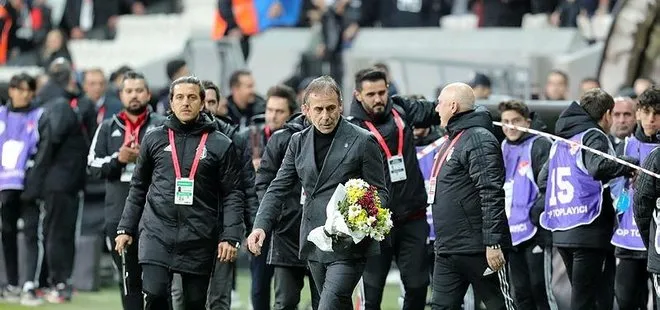 Beşiktaş taraftarı Abdullah Avcı’yı bağrına bastı