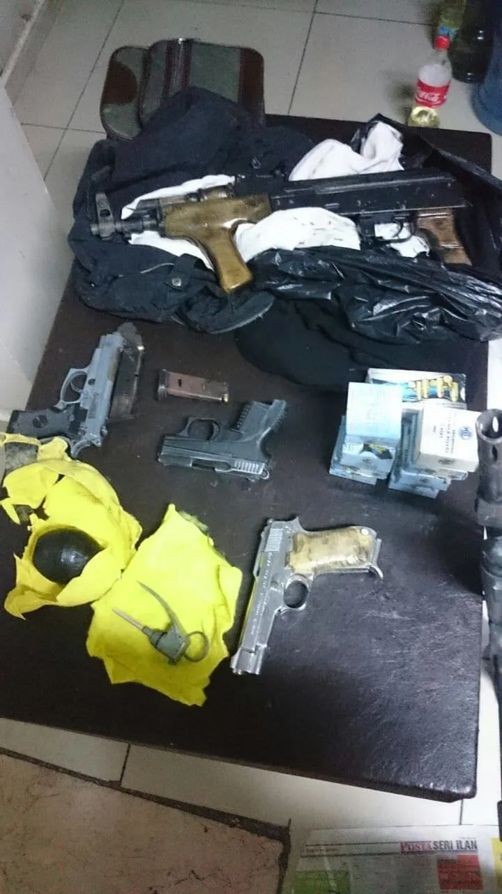 İstanbul'da DHKP-C cephaneliği ele geçirildi - 1