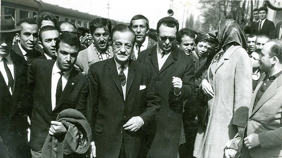 Bu dünyadan Necip Fazıl geçti