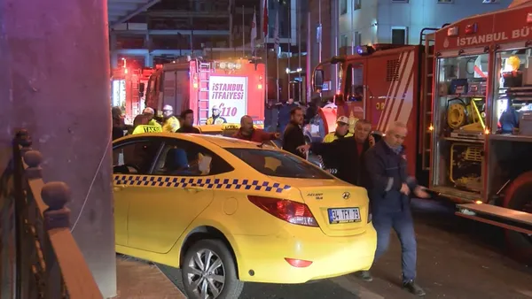 Şişli'de halk otobüsü kaza yaptı: 24 yaralı - 1