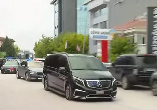 Kemal Kılıçdaroğlu çalışma ofisinde