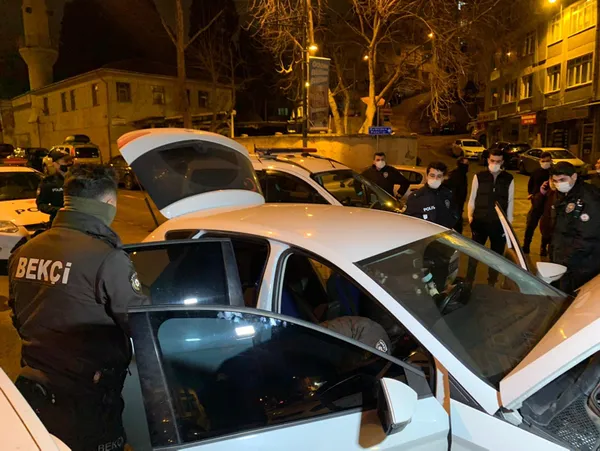 1612167427162.jpg Sokağa çıkma yasağını ihlal etti! Gazetecilere seslendi - 2