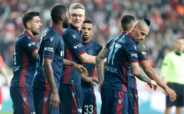 1641565968074.jpg Trabzonspor şampiyonluğa yürüyor! Trabzonspor 1-0 Yeni Malatyaspor (MAÇ SONUCU-ÖZET) - 9
