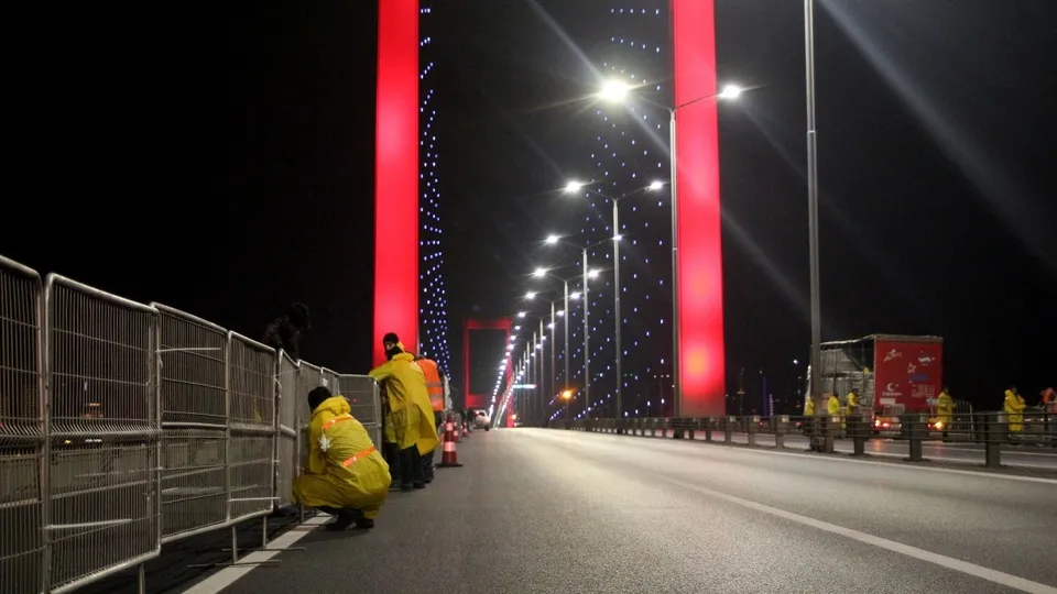 15 Temmuz Şehitler Köprüsü trafiğe kapatıldı
