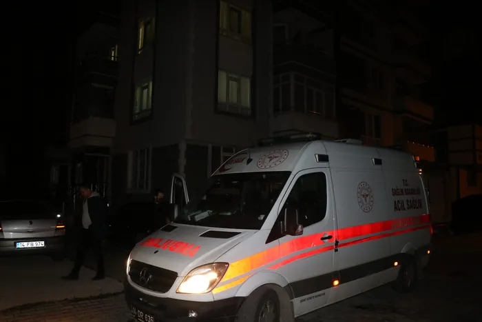 boluda-tartistigi-sevgilisini-bicaklayan-kadin-gozaltina-alindi-1646027011355.jpg Bolu’da tartıştığı sevgilisini bıçaklayan kadın gözaltına alındı - 2