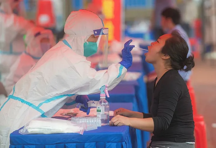 Wuhan'da test kuyruğu: 3 milyon 750 bin kişiye koronavirüs testi yapıldı - 1