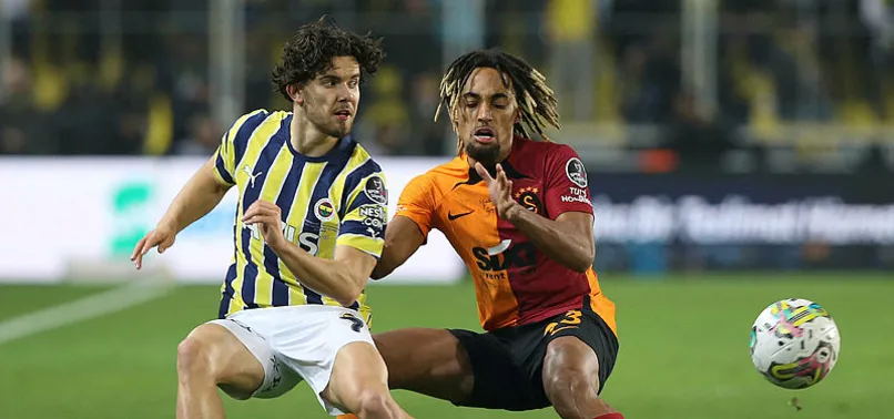 İşte Fenerbahçe-Galatasaray derbisinin muhtemel 11'leri! Okan Buruk ve İsmail Kartal'ın taktik savaşı...