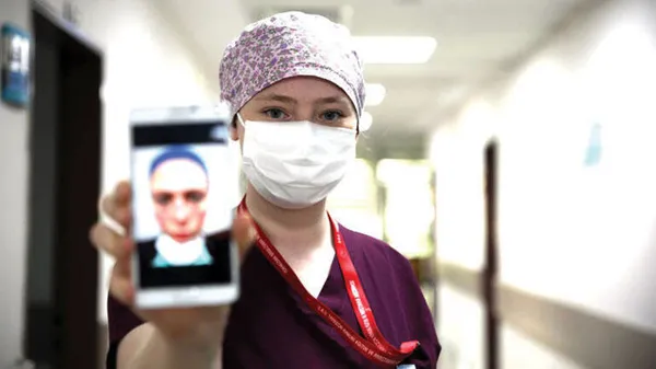 Sağlıkçıların simgesi Seher Hemşire’den mesaj var: Maske takmanın ne kadar önemli olduğunu maalesef hastaneye düştükten sonra anlıyorlar